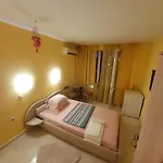 Apartament Ivaia 2 *